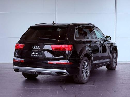BLACK 2018 Audi Q7 2.0T Premium Plus