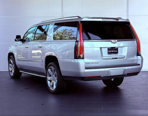 2017 Cadillac Escalade ESV Luxury