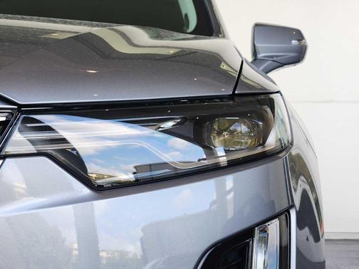 2025 Cadillac XT6 Premium Luxury FWD