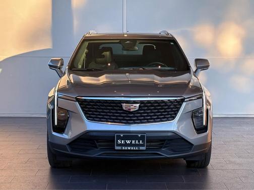 2024 Cadillac XT4 Luxury