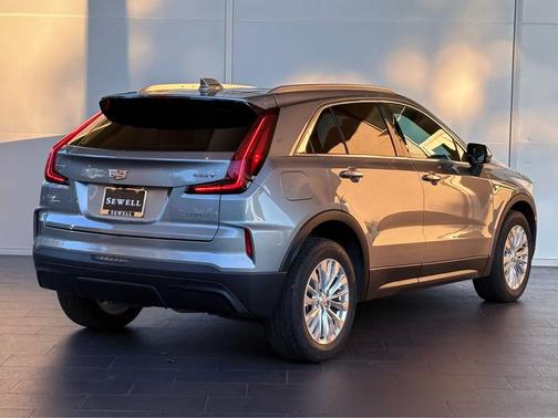 2024 Cadillac XT4 Luxury