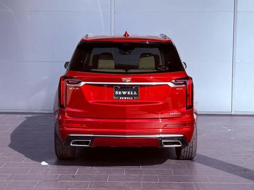 2025 Cadillac XT6 Premium Luxury FWD