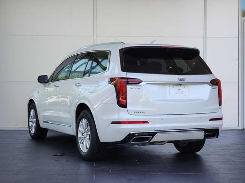 2023 Cadillac XT6 Luxury FWD