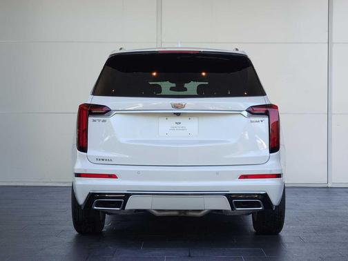 2023 Cadillac XT6 Luxury FWD