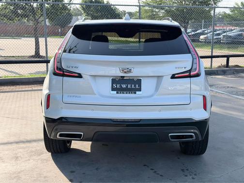 Crystal White Tricoat 2024 Cadillac XT4 Sport