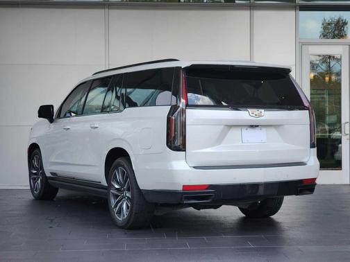 2024 Cadillac Escalade ESV Sport Platinum