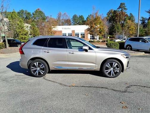 2023 Volvo XC60 Plus