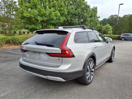 2024 Volvo V90 Cross Country B6 Ultimate