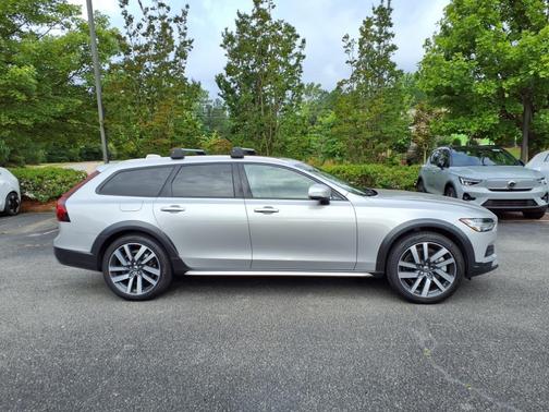 2024 Volvo V90 Cross Country B6 Ultimate
