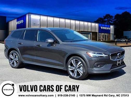 2025 Volvo V60 Cross Country Plus