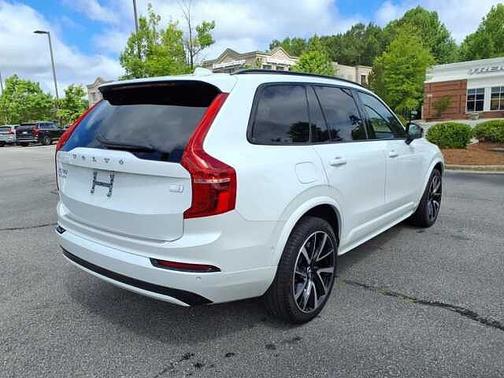 2023 Volvo XC90 Plus