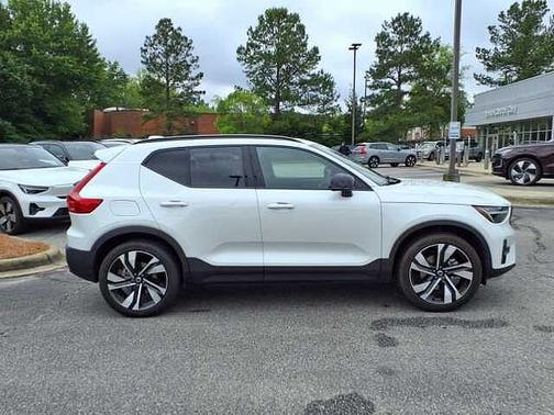 2023 Volvo XC40 Plus