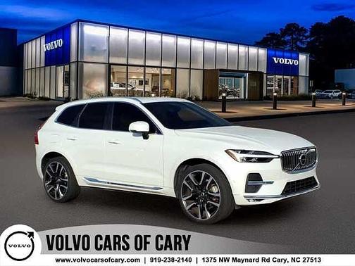 Crystal White 2023 Volvo XC60 B5 FWD Ultimate Bright