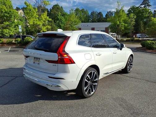 Crystal White 2023 Volvo XC60 B5 FWD Ultimate Bright