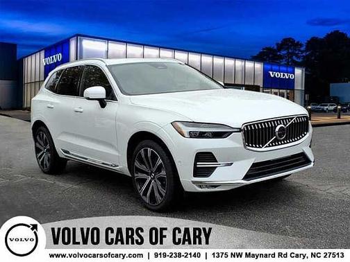 2023 Volvo XC60 B5 FWD Ultimate Bright