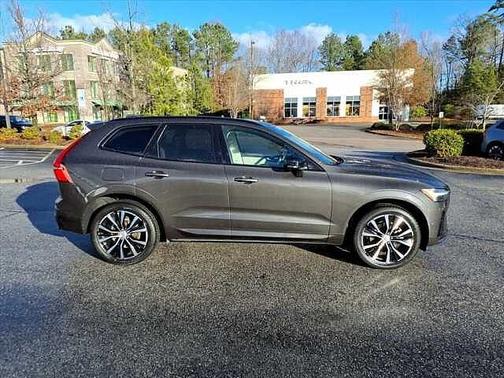 2023 Volvo XC60 Plus