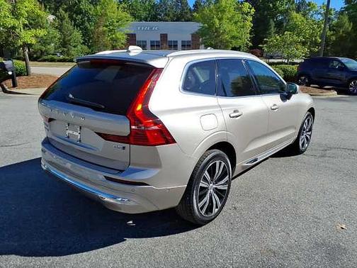 Bright Dusk 2023 Volvo XC60 Plus