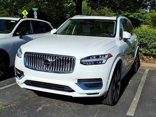 Crystal White 2024 Volvo XC90 Plus