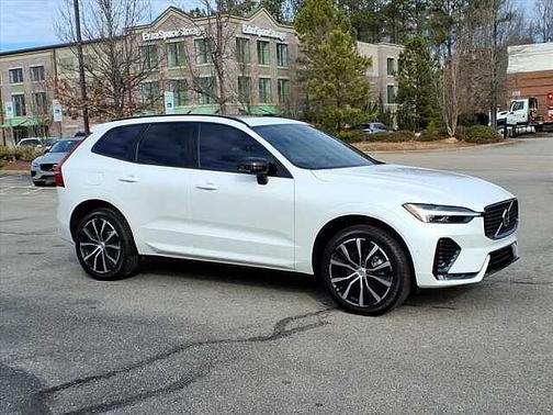 2024 Volvo XC60 Plus