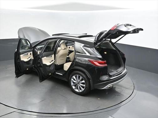 2022 INFINITI QX50 LUXE