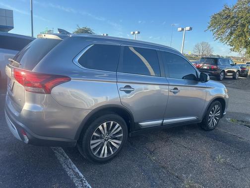 2020 Mitsubishi Outlander SEL