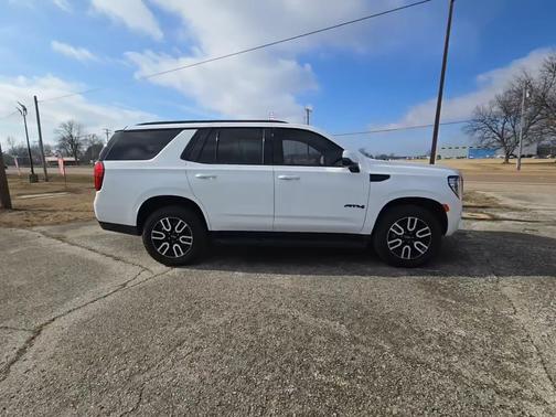 2023 GMC Yukon 4WD AT4