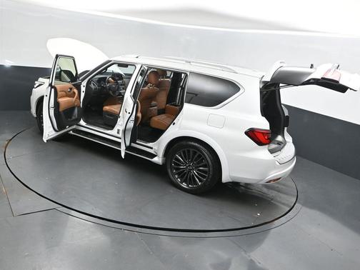 2024 INFINITI QX80 SENSORY AWD