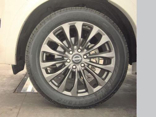 2024 Nissan Armada Platinum 2WD