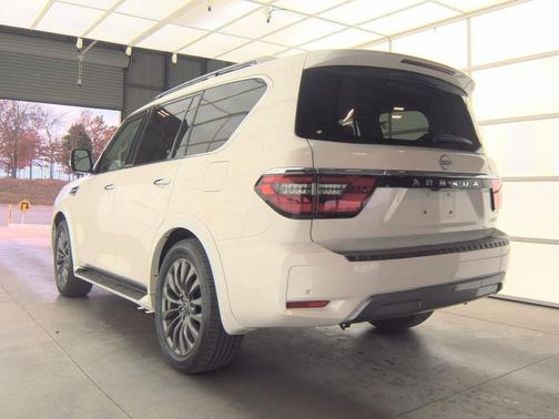 2024 Nissan Armada Platinum 2WD