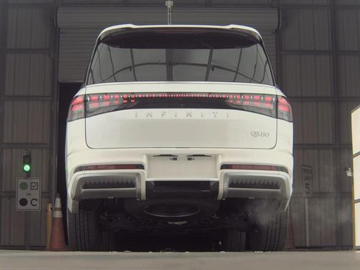 2025 INFINITI QX80 Luxe