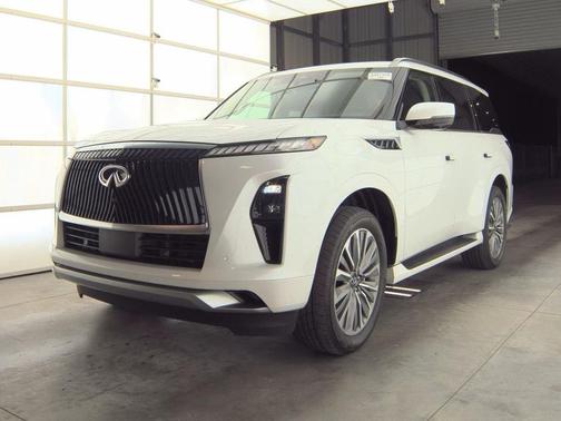 2025 INFINITI QX80 Luxe