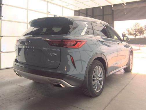 2024 INFINITI QX50 LUXE