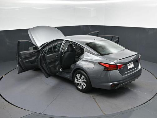 2025 Nissan Altima S FWD