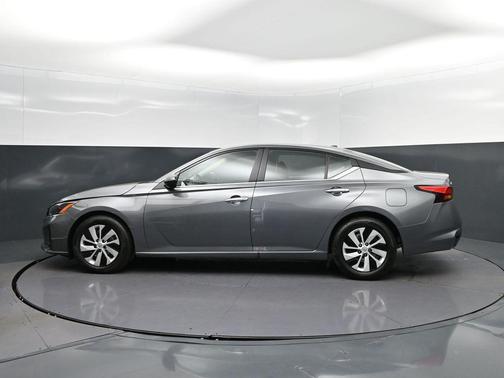 2025 Nissan Altima S FWD
