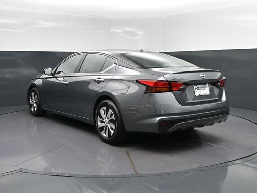 2025 Nissan Altima S FWD