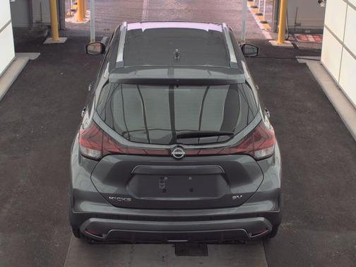 Gun Metallic 2024 Nissan Kicks SV