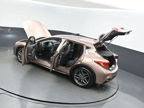 2018 INFINITI QX30 Sport