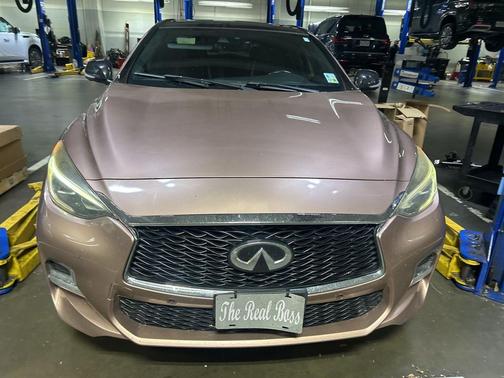 2018 INFINITI QX30 Sport