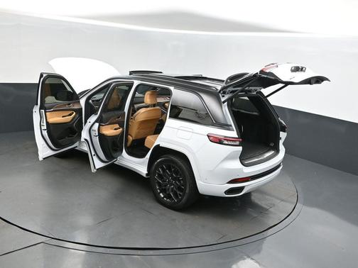2024 Jeep Grand Cherokee Summit