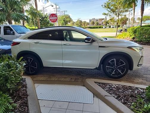 2023 INFINITI QX55 LUXE