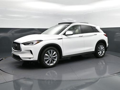 2022 INFINITI QX50 LUXE