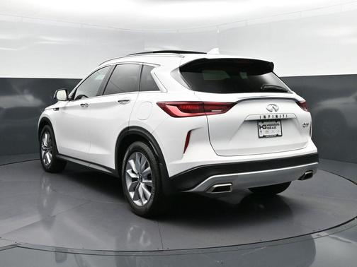 2022 INFINITI QX50 LUXE