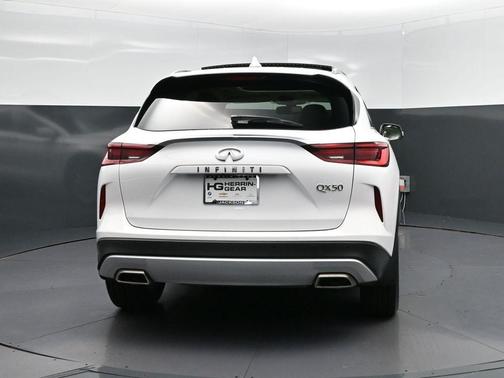 2022 INFINITI QX50 LUXE