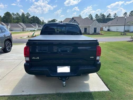 2022 Toyota Tacoma SR