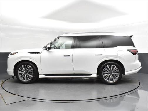 2025 INFINITI QX80 SENSORY AWD