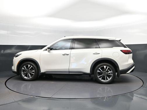 Majestic White 2023 INFINITI QX60 Luxe
