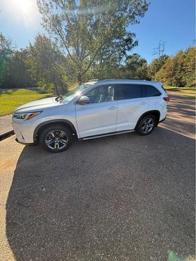 2019 Toyota Highlander 