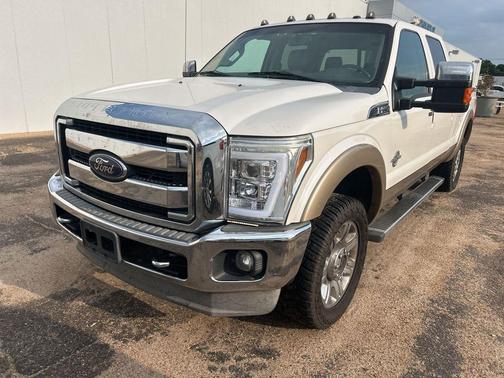 White Platinum 2014 Ford F-250 Lariat