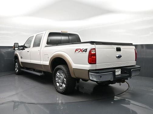 White Platinum 2014 Ford F-250 Lariat