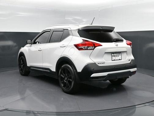 2020 Nissan Kicks SR